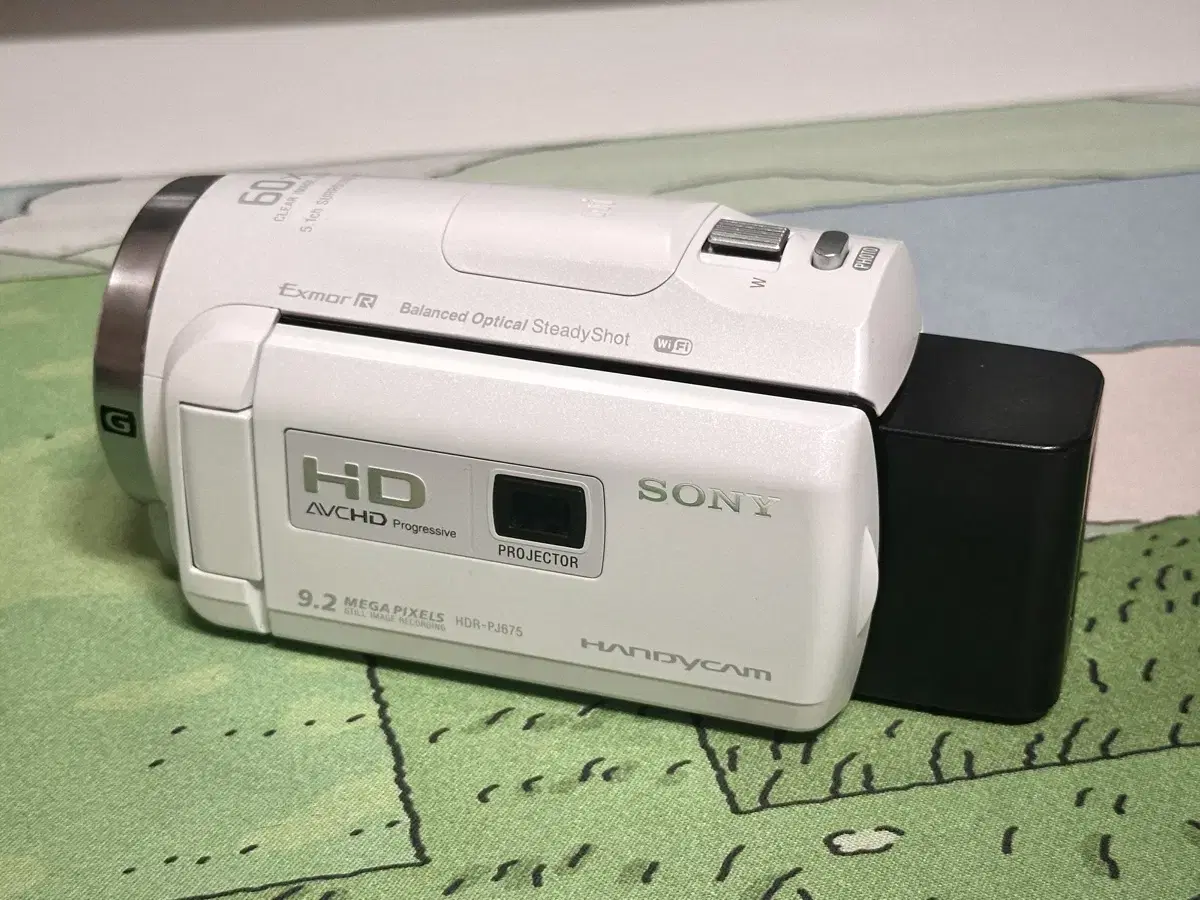 SONY HDR-PJ675 ホワイト ジャンク品 SONY HDR-PJ675 ホワイト